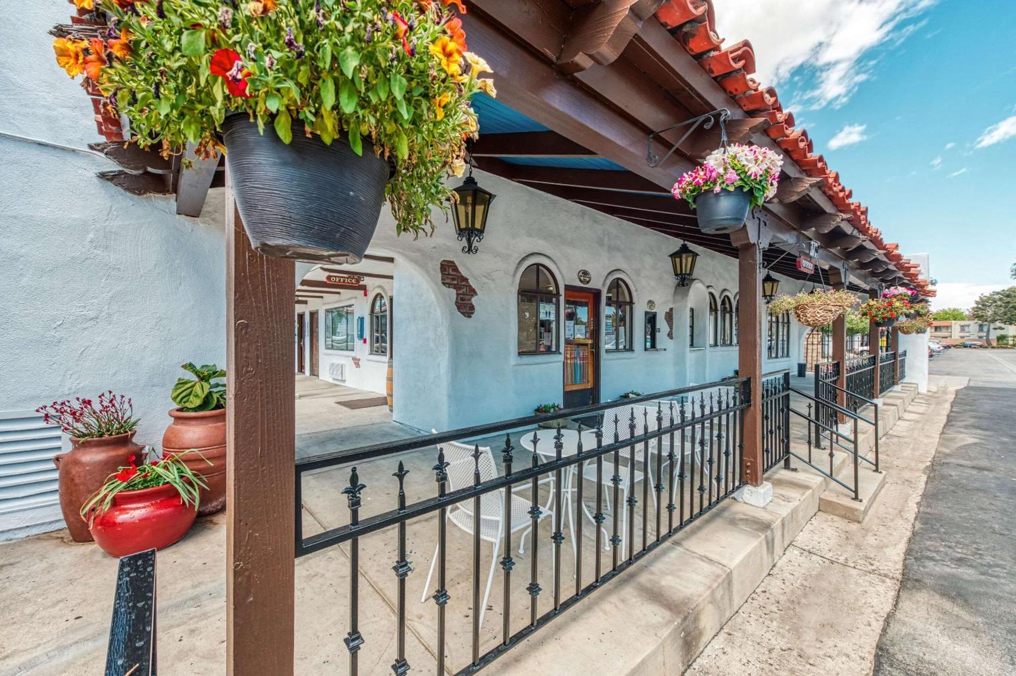 Casa Via Mar Inn, Ascend Hotel Collection Порт-Уэнеме Экстерьер фото